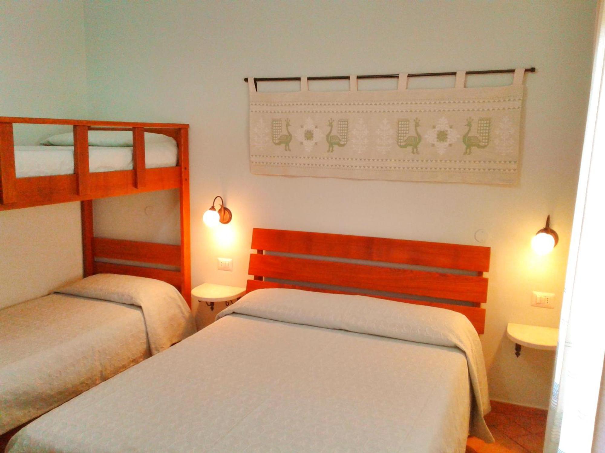 Nuraghe Bianco Bed & Breakfast Santa Maria la Palma Bagian luar foto