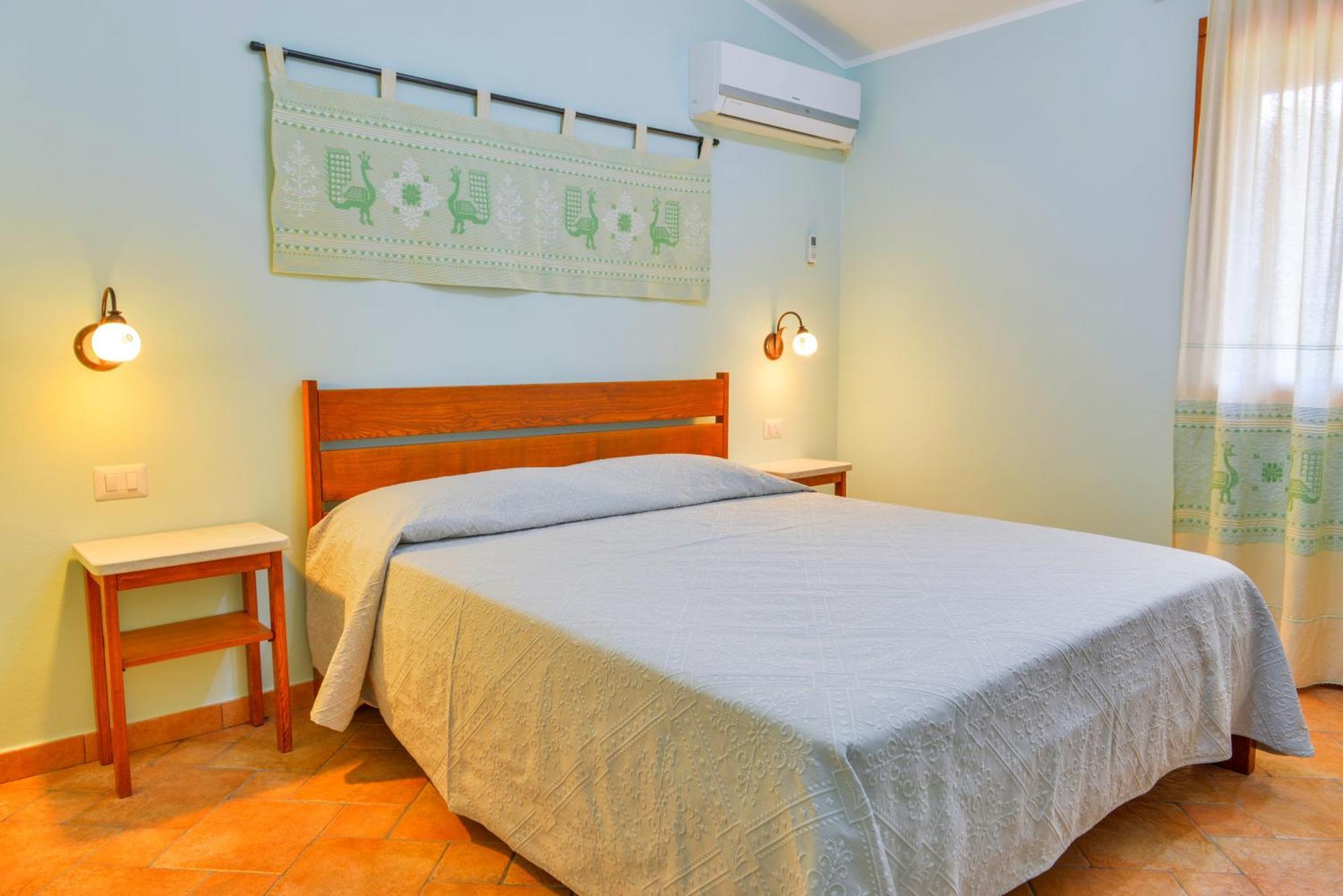Nuraghe Bianco Bed & Breakfast Santa Maria la Palma Bagian luar foto