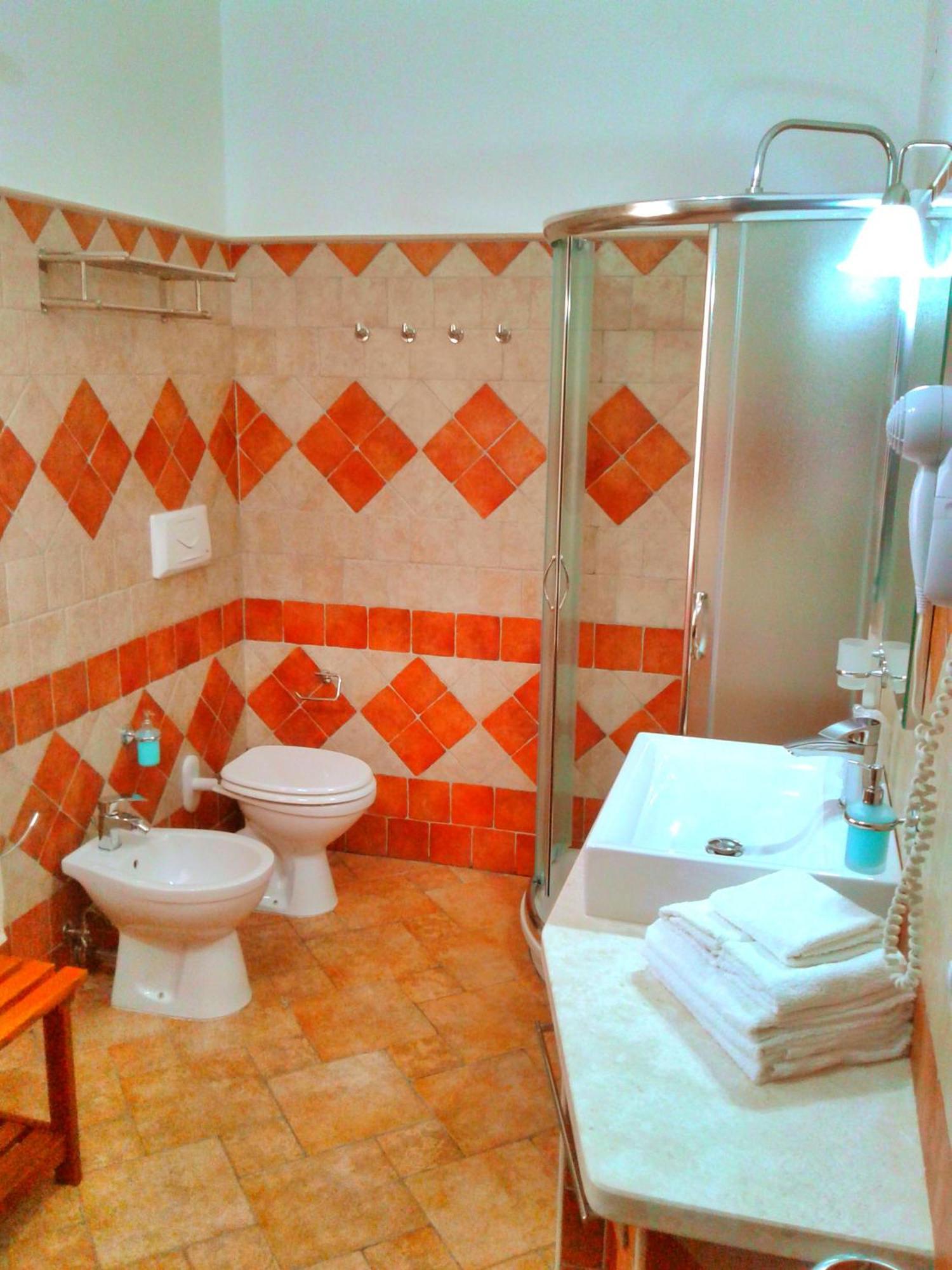 Nuraghe Bianco Bed & Breakfast Santa Maria la Palma Bagian luar foto