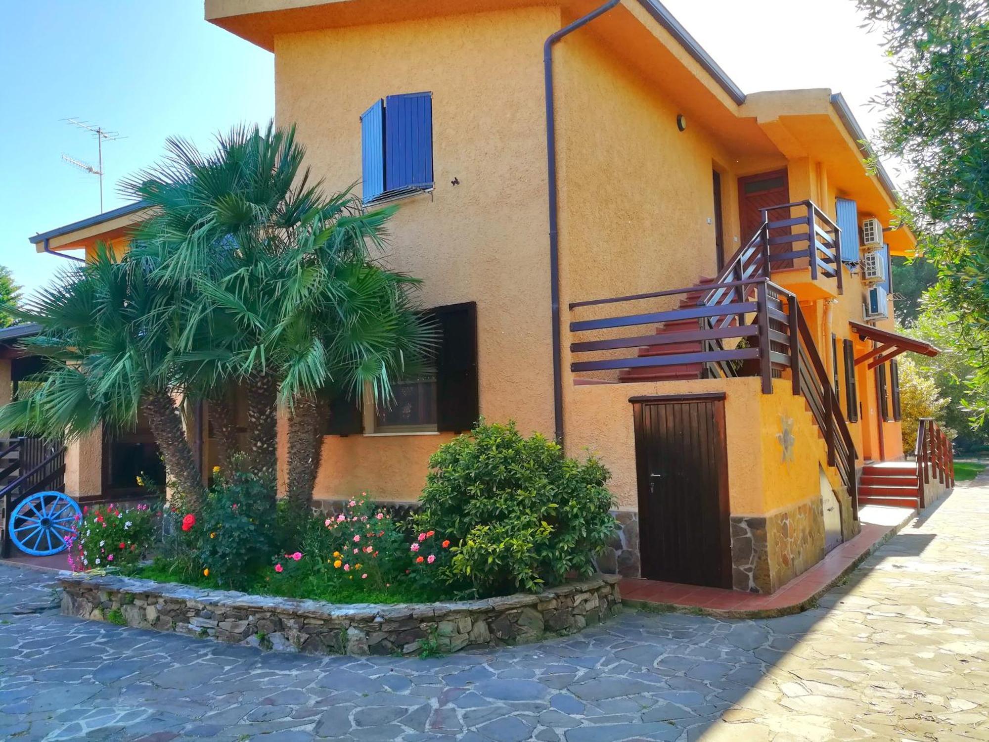Nuraghe Bianco Bed & Breakfast Santa Maria la Palma Bagian luar foto