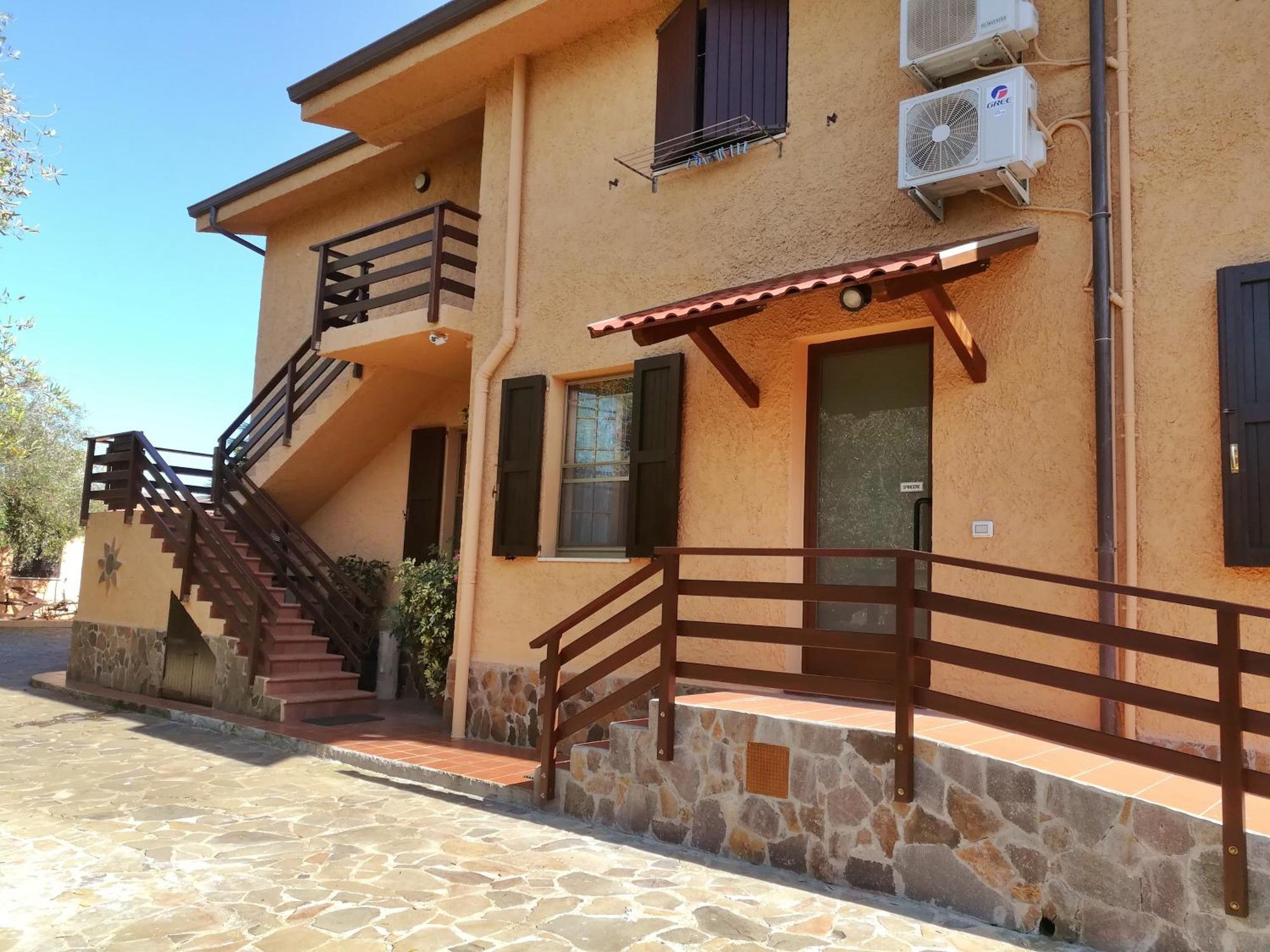 Nuraghe Bianco Bed & Breakfast Santa Maria la Palma Bagian luar foto